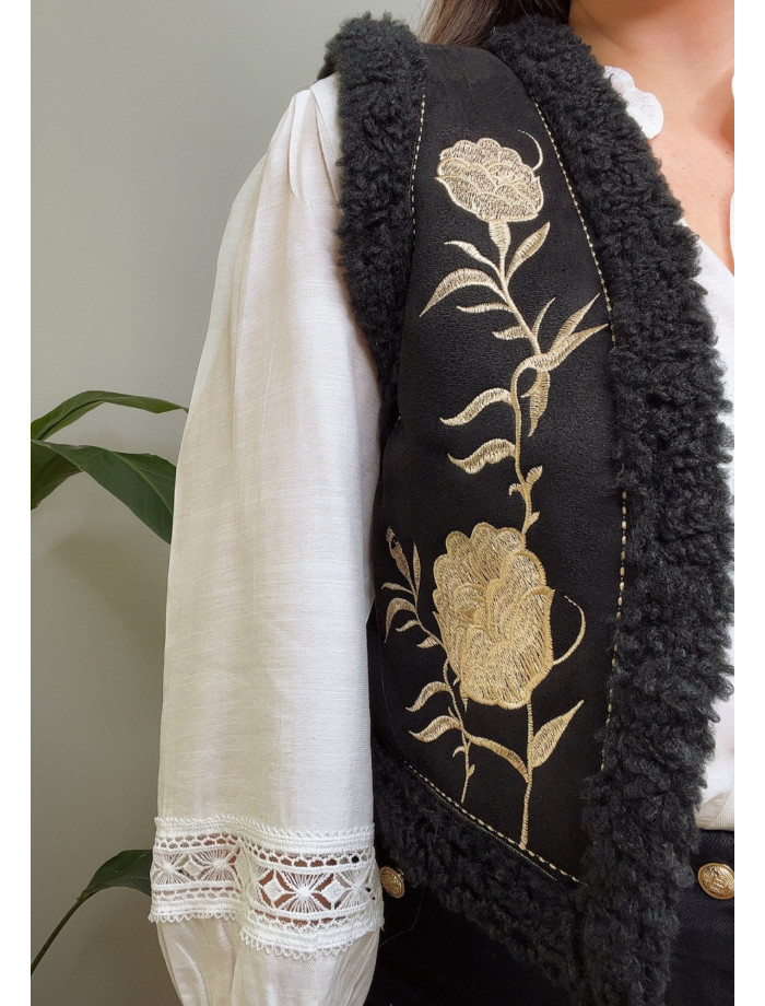 Chaleco Bordado ARLENE Negro